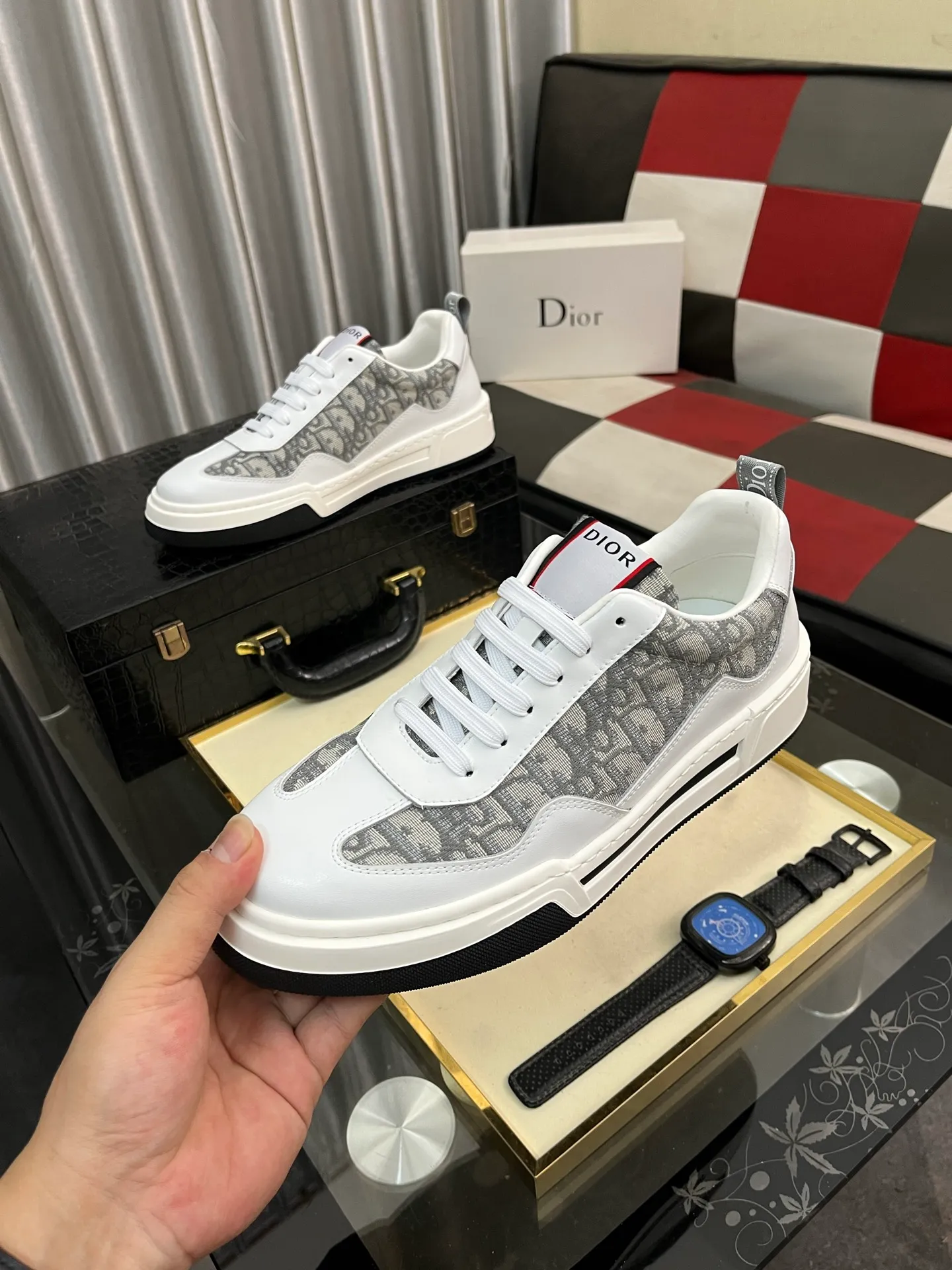 Men's men's shoes 💰420⌚️⌚️[Dior] 25ss new product B01 moral training shoes. The toe size design is a bit wider. The upper foot comfort is perfect. The threads are beautiful. Perfectly adaptable to trousers. Decorated with various classic details. Ideal for daily styling. Can be matched with various casual items to create exquisite looks. Fabric: First layer cowhide/lining sheepskin TPU original outsole Code number: 38-443️⃣Colors available